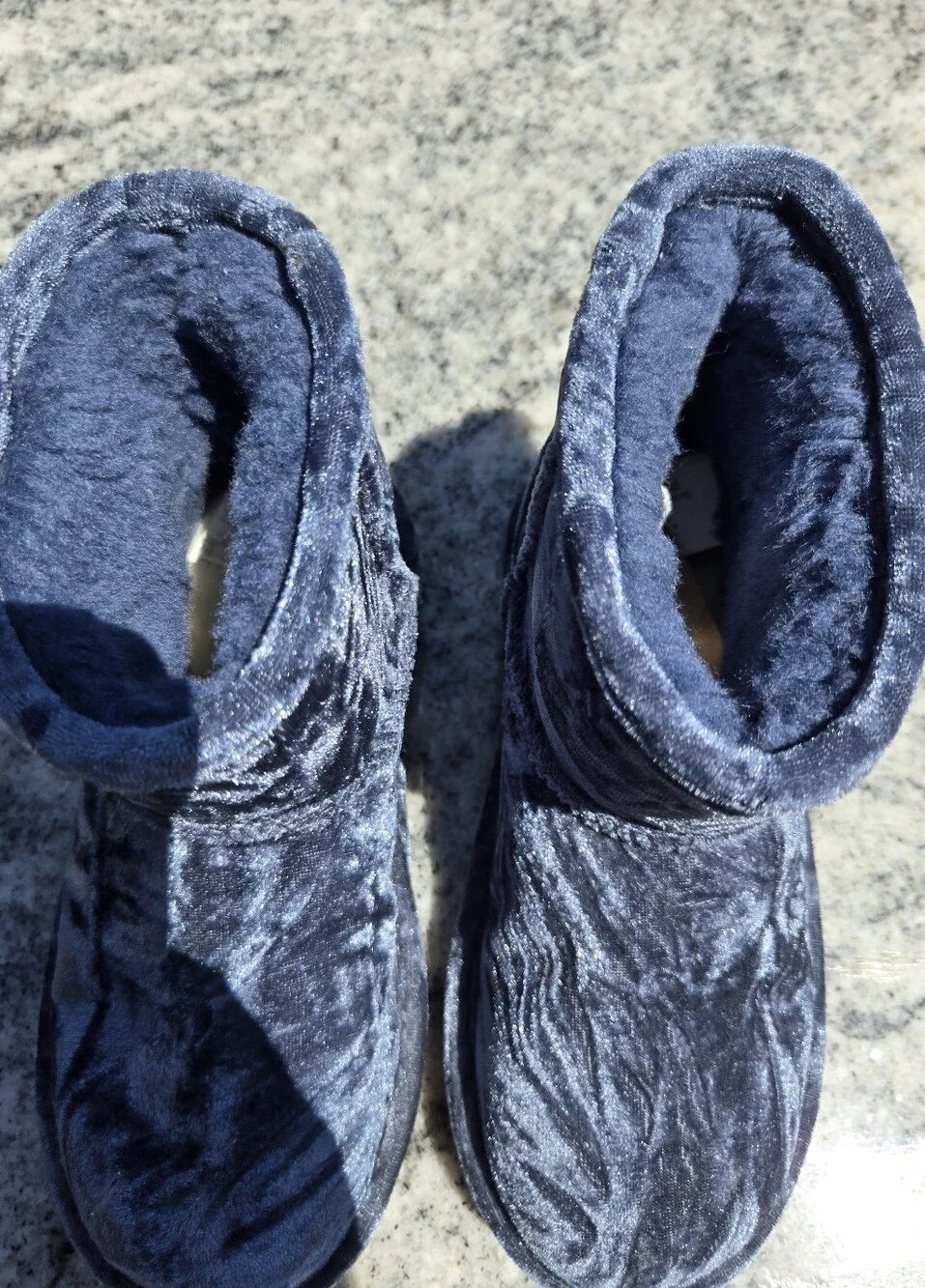 UGG Classic Mini II boots in an ocean blue crushed velvet Sz 13 Little Girls